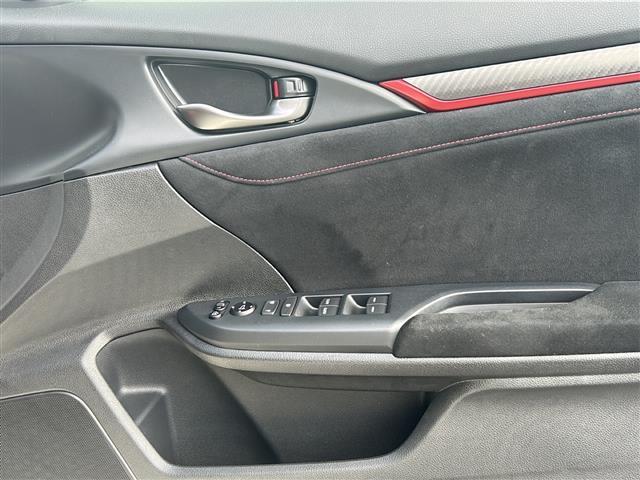 シビック タイプＲ　／禁煙車／６速ＭＴ／チャンピョンシップホワイト／社外ディスプレイオーディオ／バックカメラ／Ｂｌｕｅｔｏｏｔｈ／ＥＴＣ／クルーズコントロール（24枚目）