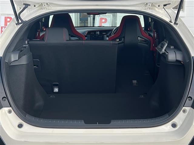 シビック タイプＲ　／禁煙車／６速ＭＴ／チャンピョンシップホワイト／社外ディスプレイオーディオ／バックカメラ／Ｂｌｕｅｔｏｏｔｈ／ＥＴＣ／クルーズコントロール（29枚目）
