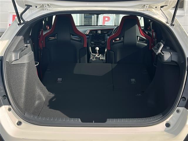 シビック タイプＲ　／禁煙車／６速ＭＴ／チャンピョンシップホワイト／社外ディスプレイオーディオ／バックカメラ／Ｂｌｕｅｔｏｏｔｈ／ＥＴＣ／クルーズコントロール（30枚目）