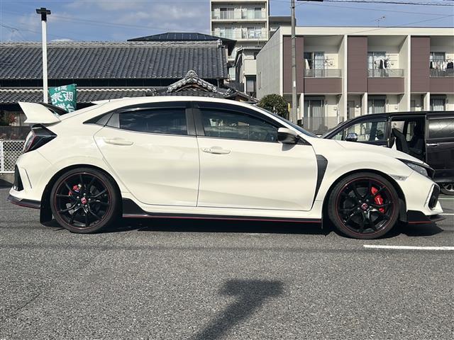 シビック タイプＲ　／禁煙車／６速ＭＴ／チャンピョンシップホワイト／社外ディスプレイオーディオ／バックカメラ／Ｂｌｕｅｔｏｏｔｈ／ＥＴＣ／クルーズコントロール（40枚目）