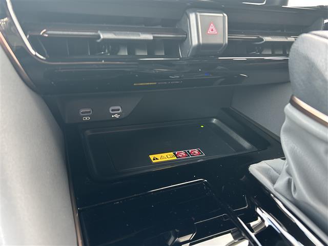 アルファード Z /禁煙車/ワンオーナー/14インチHDディスプレイ/ナビ付/フルセグTV/左右独立ムーンルーフ/黒革シート/デジタルインナーミラー/ビルトインETC2.0/両側パワスラ/パワーバックドア/純正18AW(16枚目)