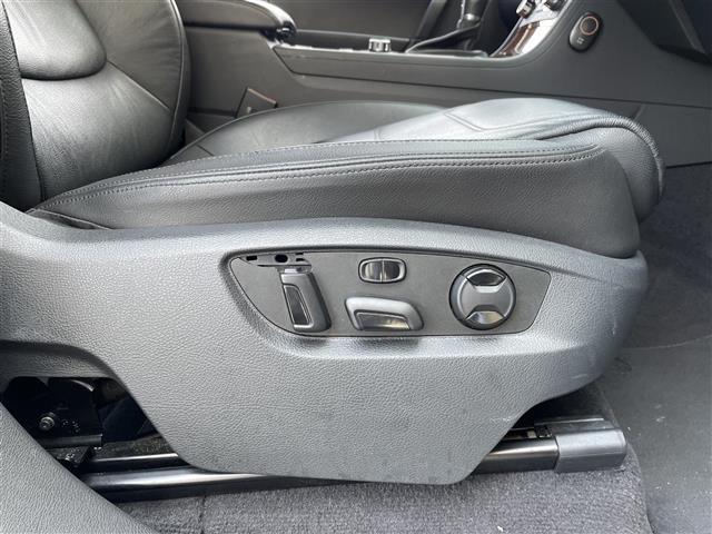 トゥアレグ Ｖ６　ブルーモーションテクノロジー　黒革シート・純正ＨＤＤナビ・ＡＭ・ＦＭ・Ｂｌｕｅｔｏｏｔｈ・ワンセグＴＶ・全方位カメラ・ＥＴＣ・クルーズコントロール・ステアリングスイッチ・オートライト・パワーシート・シートヒーター・禁煙車（22枚目）