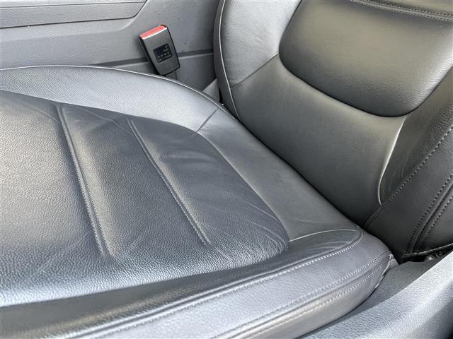 トゥアレグ Ｖ６　ブルーモーションテクノロジー　黒革シート・純正ＨＤＤナビ・ＡＭ・ＦＭ・Ｂｌｕｅｔｏｏｔｈ・ワンセグＴＶ・全方位カメラ・ＥＴＣ・クルーズコントロール・ステアリングスイッチ・オートライト・パワーシート・シートヒーター・禁煙車（25枚目）