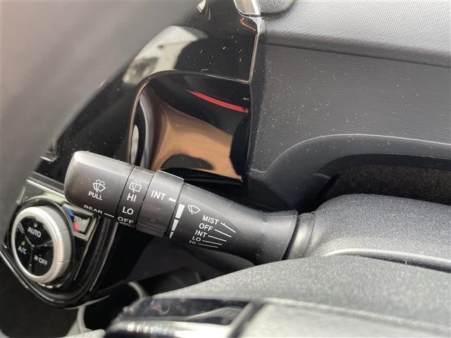 アクア Ｓスタイルブラック　禁煙車・純正ナビ・フルセグＴＶ・Ｂｌｕｅｔｏｏｔｈ・バックカメラ・ビルトインＥＴＣ・ステアリングスイッチ・オートライト・オートハイビーム・プリクラ・レーンキープアシスト・コーナーセンサー・スペアキー（15枚目）