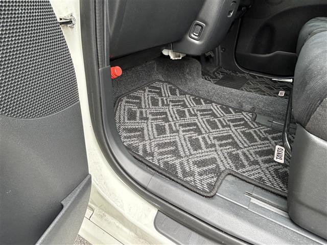 タント Ｇスペシャル　・メーカーナビ・ＦＭ／ＡＭ／Ｂｌｕｅｔｏｏｔｈ／ＣＤ／ＤＶＤ／ワンセグＴＶ・ドライブレコーダー・ＥＴＣ・片側Ｐスライドドア・禁煙車・アイドリングストップ・ベンチシート・電格ミラー・純正フロアマット（25枚目）