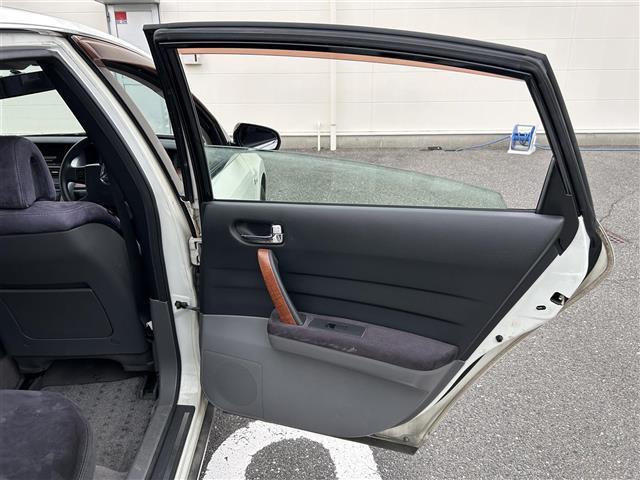 ティアナ 230JK M-コレクション ・ワンオーナー・純正ナビ(FM/AM/DVD)・バックカメラ・ドライブレコーダー・ハンズフリー・純正フロアマット・電格ミラー・禁煙車・盗難防止装置・パワーシート・ドアバイザー(25枚目)