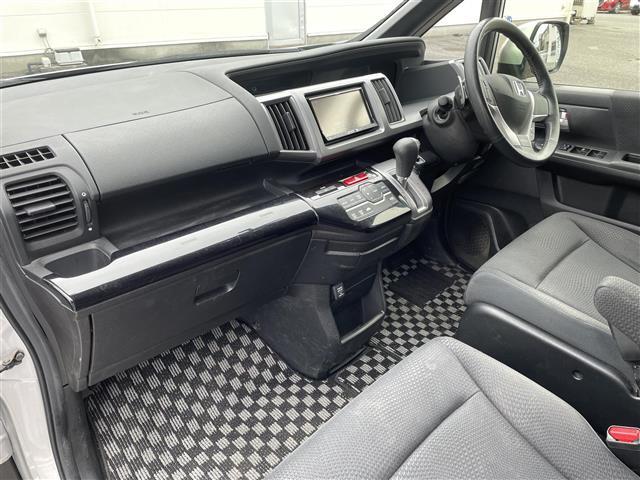 ステップワゴンスパーダ パワーエディション ワンオーナー禁煙車社外7インチSDナビ(AUN-V02)AM/FM/CD/DVD/SD/USB/AUX/TV(フルセグ)ビルトインETCバックカメラステアリングスイッチパドルシフト盗難防止(33枚目)