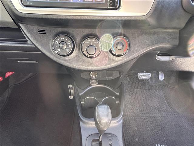 ヴィッツ F ・純正ナビ・(AM/FM/ワンセグTV/Bluetooth)・バックカメラ・ドライブレコーダー・ETC・純正フロアマット・モデリスタアルミホイール・禁煙車・電格ミラー(14枚目)