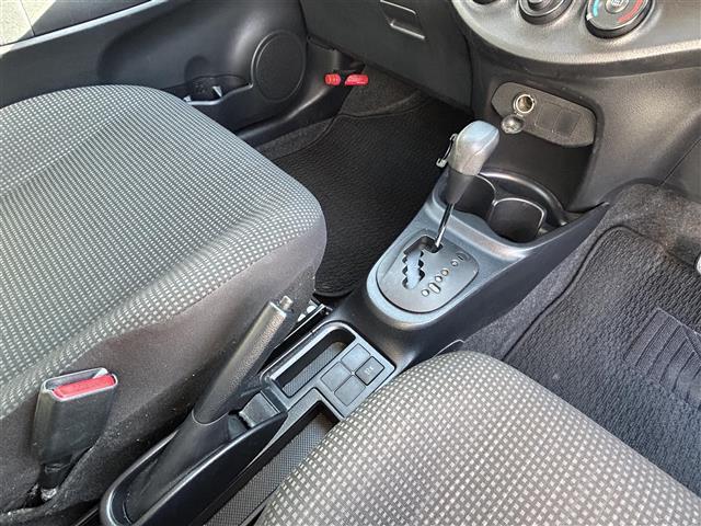 ヴィッツ F ・純正ナビ・(AM/FM/ワンセグTV/Bluetooth)・バックカメラ・ドライブレコーダー・ETC・純正フロアマット・モデリスタアルミホイール・禁煙車・電格ミラー(15枚目)