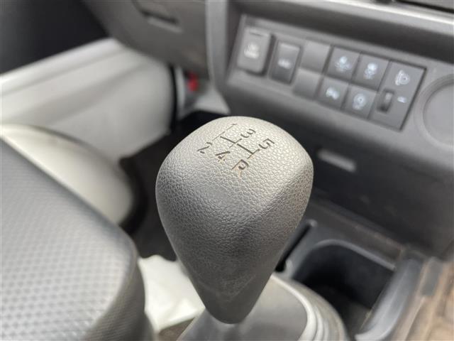 ハイゼットトラック スタンダード 禁煙車・4WD・5速MT・衝突軽減システム・コーナーセンサー・オートライト・アイドリングストップ・スペアキー(3枚目)