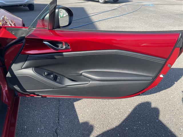 ロードスター Ｓ　ワンオーナー　禁煙車　純正ナビ　Ｂｌｕｅｔｏｏｔｈ　ドラレコ　ＡＵＴＯライト　オートマチックハイビーム　オートワイパー　純正１６インチアルミホイール　プッシュスタート／スマートキー（27枚目）