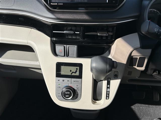 ムーヴ Ｘ　ＳＡＩＩＩ　・ワンオーナー・ディーラーナビ・ＦＭ／ＡＭ／ＣＤ／ＤＶＤ／Ｂｌｕｅｔｏｏｔｈ／フルセグＴＶ・バックカメラ・シートヒーター・プリクラッシュ・禁煙車・盗難防止装置・横滑り防止装置・スペアキー１本・純正Ｆ（12枚目）