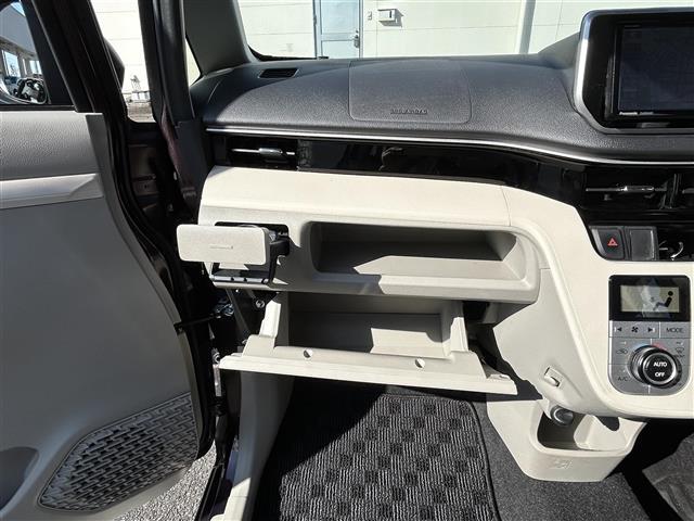 ムーヴ Ｘ　ＳＡＩＩＩ　・ワンオーナー・ディーラーナビ・ＦＭ／ＡＭ／ＣＤ／ＤＶＤ／Ｂｌｕｅｔｏｏｔｈ／フルセグＴＶ・バックカメラ・シートヒーター・プリクラッシュ・禁煙車・盗難防止装置・横滑り防止装置・スペアキー１本・純正Ｆ（16枚目）