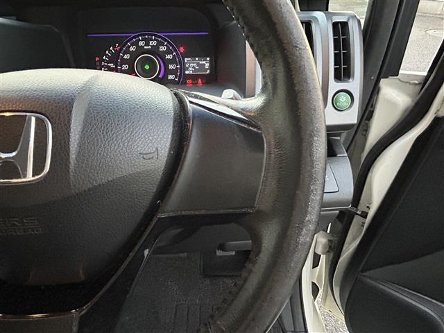 ステップワゴンスパーダ Z ・ディーラーナビ・FM/AM/CD/DVD/ワンセグTV/Bluetooth・全方位カメラ・ビルトインETC・両側パワースライドドア・禁煙車・スペアキー1本・盗難防止装置・横滑り防止装置・電格ミラー(17枚目)