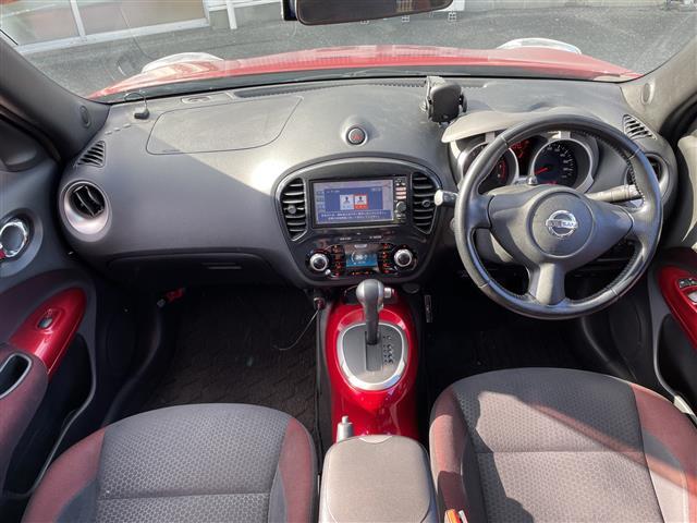 ジューク １５ＲＳ　タイプＶ　禁煙車　純正７インチナビ　フルセグ　Ｂｌｕｅｔｏｏｔｈ　ＤＶＤ再生　前方ドラレコ　バックカメラ　ＥＴＣ　ＡＵＴＯライト　革巻きステアリング　プッシュスタート／スマートキー　純正スチールホイール積込（42枚目）