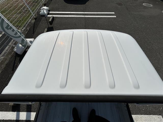 サンバートラック ＴＢ　ワンオーナー　禁煙車　ＭＴ車　４ＷＤ　純正オーディオ　エアコン　パワーステアリング　純正フロアマット　ヘッドライトレベライザー　取扱説明書　保証書（32枚目）