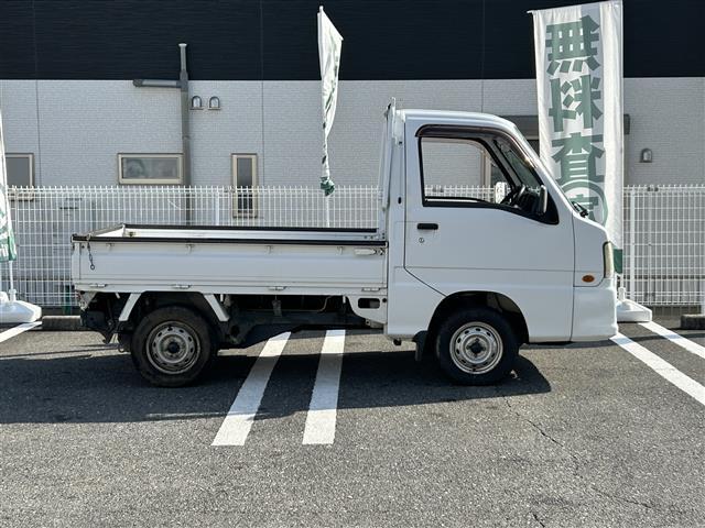 サンバートラック ＴＢ　ワンオーナー　禁煙車　ＭＴ車　４ＷＤ　純正オーディオ　エアコン　パワーステアリング　純正フロアマット　ヘッドライトレベライザー　取扱説明書　保証書（38枚目）