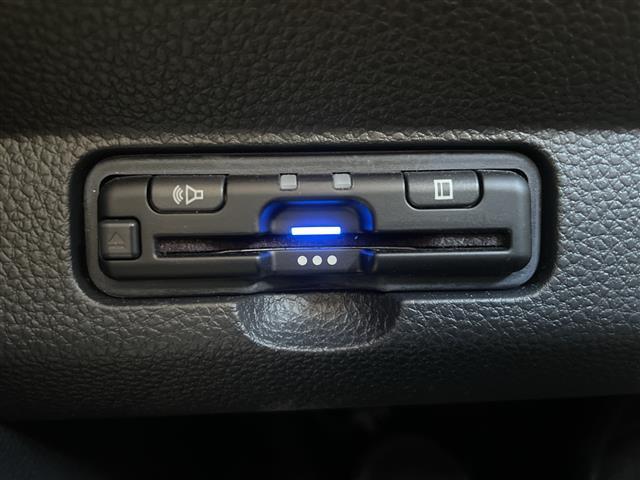 N-ONE RS ワンオーナー 禁煙車 純正ディスプレイオーディオ フルセグ Bluetooth carplay 前席シートヒーター 衝突軽減ブレーキ レーンキープアシスト バックカメラ 前後ドラレコ LED ETC(9枚目)