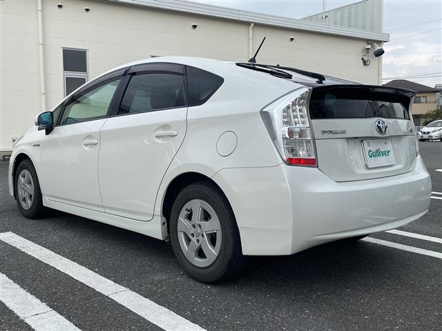 プリウス S 禁煙車 パナソニックナビ フルセグ Bluetooth バックカメラ ビルドインETC プッシュスタート/スマートキー スペアキー AUTOライト 取扱説明書 保証書(31枚目)