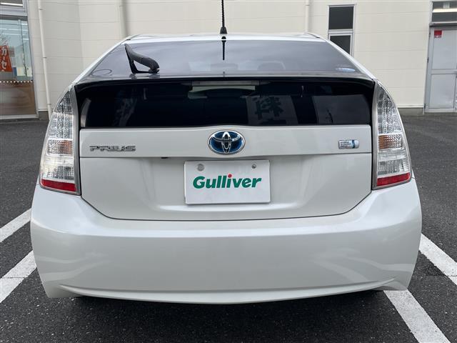 プリウス S 禁煙車 パナソニックナビ フルセグ Bluetooth バックカメラ ビルドインETC プッシュスタート/スマートキー スペアキー AUTOライト 取扱説明書 保証書(32枚目)