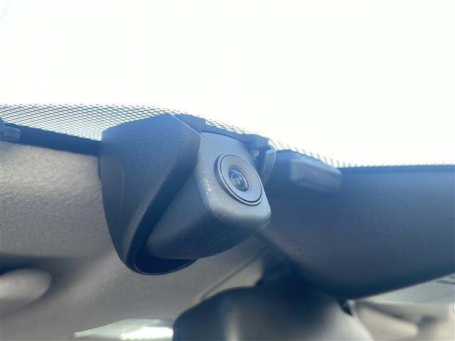 Ｎ－ＯＮＥ オリジナル　ワンオーナー　禁煙車　純正７インチＳＤナビ　フルセグ　Ｂｌｕｅｔｏｏｔｈ　レーダークルーズコントロール　衝突軽減ブレーキ　前後ドラレコ　レザー調シートカバー　ルーフキャリア　ビルドインＥＴＣ（8枚目）