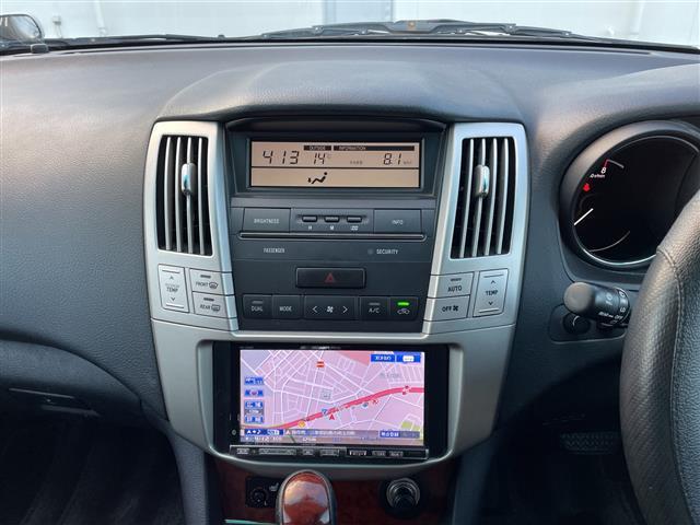 ハリアー 240G プレミアムLパッケージ ワンオーナー禁煙車社外ナビフルセグテレビETCシートヒーター黒革パワーステアリングパワーウィンドウAUTOライトAUTOエアコン純正フロアマット純正アルミホイール電挌ミラー(9枚目)