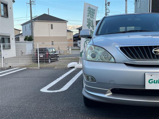 ハリアー 240G プレミアムLパッケージ ワンオーナー禁煙車社外ナビフルセグテレビETCシートヒーター黒革パワーステアリングパワーウィンドウAUTOライトAUTOエアコン純正フロアマット純正アルミホイール電挌ミラー(17枚目)