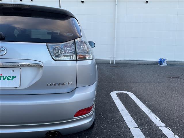 ハリアー 240G プレミアムLパッケージ ワンオーナー禁煙車社外ナビフルセグテレビETCシートヒーター黒革パワーステアリングパワーウィンドウAUTOライトAUTOエアコン純正フロアマット純正アルミホイール電挌ミラー(24枚目)