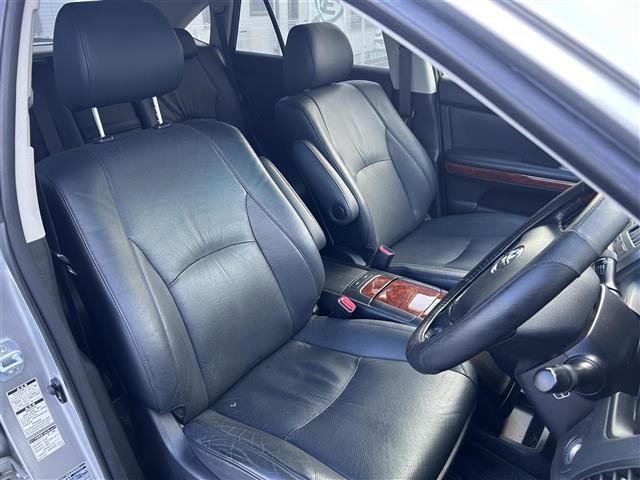ハリアー 240G プレミアムLパッケージ ワンオーナー禁煙車社外ナビフルセグテレビETCシートヒーター黒革パワーステアリングパワーウィンドウAUTOライトAUTOエアコン純正フロアマット純正アルミホイール電挌ミラー(30枚目)