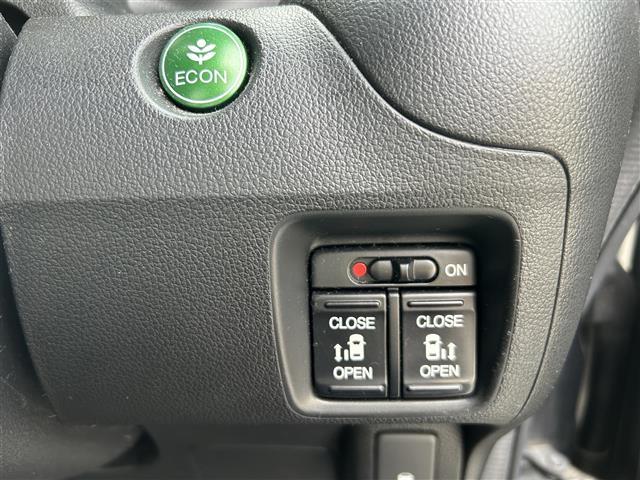 N-BOXカスタム G・ターボパッケージ ・ワンオーナー・社外ナビ・(FM/AM/CD/DVD/フルセグTV)・バックカメラ・禁煙車・両側パワースライドドア・クルーズコントロール・パドルシフト・盗難防止装置・ベンチシート・純正フロアマット(3枚目)