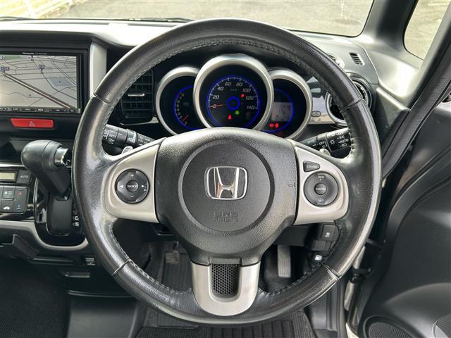 N-BOXカスタム G・ターボパッケージ ・ワンオーナー・社外ナビ・(FM/AM/CD/DVD/フルセグTV)・バックカメラ・禁煙車・両側パワースライドドア・クルーズコントロール・パドルシフト・盗難防止装置・ベンチシート・純正フロアマット(10枚目)