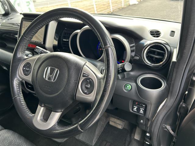 N-BOXカスタム G・ターボパッケージ ・ワンオーナー・社外ナビ・(FM/AM/CD/DVD/フルセグTV)・バックカメラ・禁煙車・両側パワースライドドア・クルーズコントロール・パドルシフト・盗難防止装置・ベンチシート・純正フロアマット(16枚目)