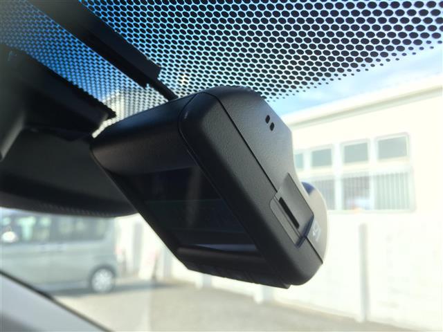 ヴェゼル ハイブリッド 純正8型ナビ/フルセグTV/DVD/音楽録音/Bluetooth/バックカメラ/衝突軽減ブレーキ/レーダークルーズ/レーンキープアシスト/RFP/ハーフレザーシート/シートヒーター/ドラレコ/ETC(5枚目)