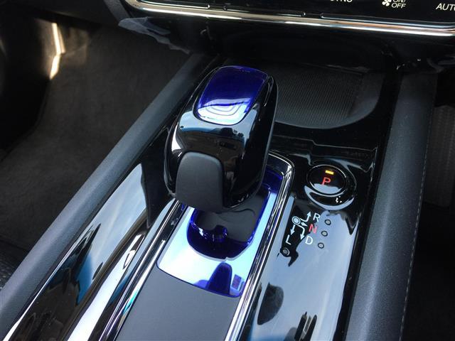 ヴェゼル ハイブリッド 純正8型ナビ/フルセグTV/DVD/音楽録音/Bluetooth/バックカメラ/衝突軽減ブレーキ/レーダークルーズ/レーンキープアシスト/RFP/ハーフレザーシート/シートヒーター/ドラレコ/ETC(11枚目)