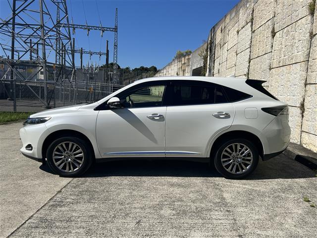 ハリアー プレミアム アドバンスドパッケージ 純正ナビ(CD/DVD/BT/フルセグ)☆全方位カメラ☆衝突軽減システム☆レーンアシスト☆レーダークルーズ☆ETC☆JBLサウンドシステム☆パワーバックドア☆ステアリング電動チルト(9枚目)