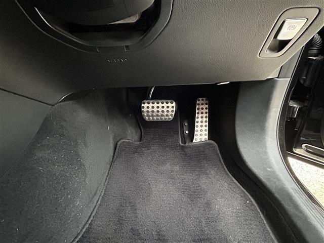 ＧＬＣ ＧＬＣ２２０ｄ　４マチックスポーツ　純正ナビ（ＣＤ／ＤＶＤ／ＢＴ／フルセグ）☆全方位カメラ☆衝突軽減システム☆レーンアシスト☆ブラインドスポットモニター☆レーダークルーズ☆ＥＴＣ☆ハーフレザーシート☆パワーシート☆シートヒーター（31枚目）