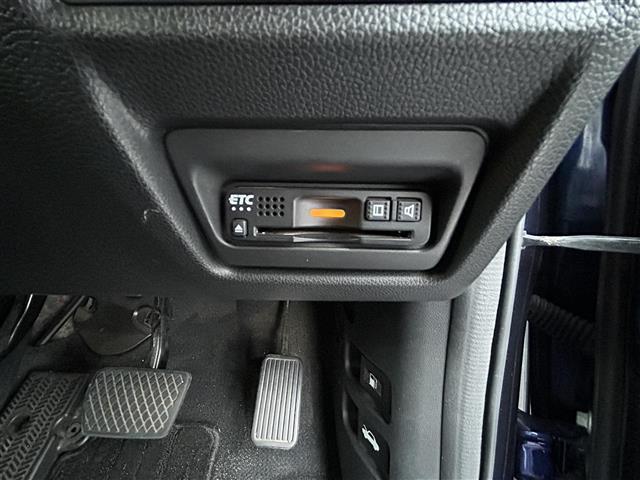 ステップワゴンスパーダ スパーダ　ホンダセンシング　純正９インチナビ（ＣＤ／ＤＶＤ／ＢＴ／フルセグ）☆バックカメラ☆フリップダウンモニター☆衝突軽減システム☆レーンアシスト☆レーダークルーズ☆ＥＴＣ☆両側パワースライドドア☆パドルシフト（11枚目）