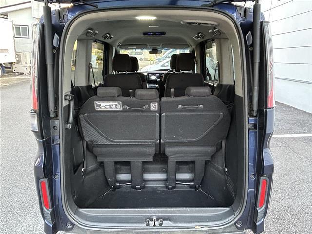 ステップワゴンスパーダ スパーダ　ホンダセンシング　純正９インチナビ（ＣＤ／ＤＶＤ／ＢＴ／フルセグ）☆バックカメラ☆フリップダウンモニター☆衝突軽減システム☆レーンアシスト☆レーダークルーズ☆ＥＴＣ☆両側パワースライドドア☆パドルシフト（28枚目）