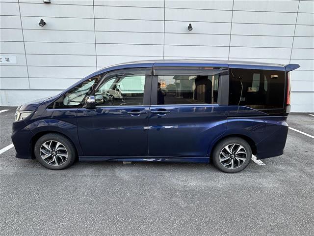 ステップワゴンスパーダ スパーダ　ホンダセンシング　純正９インチナビ（ＣＤ／ＤＶＤ／ＢＴ／フルセグ）☆バックカメラ☆フリップダウンモニター☆衝突軽減システム☆レーンアシスト☆レーダークルーズ☆ＥＴＣ☆両側パワースライドドア☆パドルシフト（33枚目）