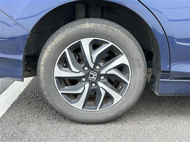 ステップワゴンスパーダ スパーダ　ホンダセンシング　純正９インチナビ（ＣＤ／ＤＶＤ／ＢＴ／フルセグ）☆バックカメラ☆フリップダウンモニター☆衝突軽減システム☆レーンアシスト☆レーダークルーズ☆ＥＴＣ☆両側パワースライドドア☆パドルシフト（35枚目）