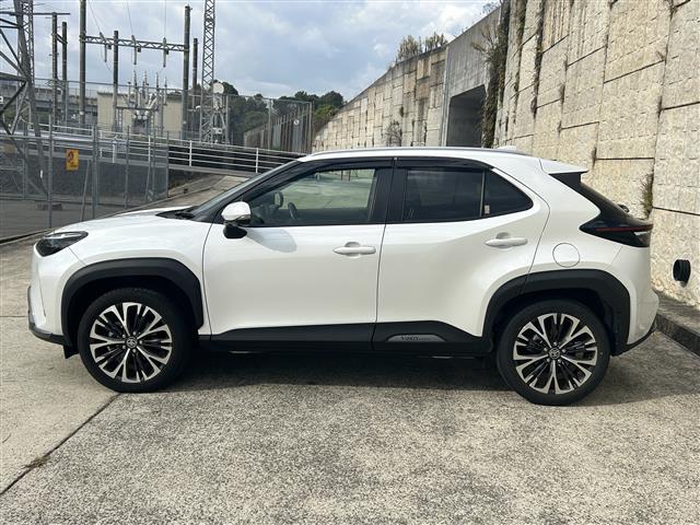 ヤリスクロス ハイブリッドZ アドベンチャー ワンオーナー☆純正ディスプレイオーディオ(Bluetooth/フルセグ)☆バックカメラ☆衝突軽減システム☆レーンアシスト☆BSM☆ACC☆ETC☆ハーフレザーシート☆パワーシート☆シートヒーター(10枚目)