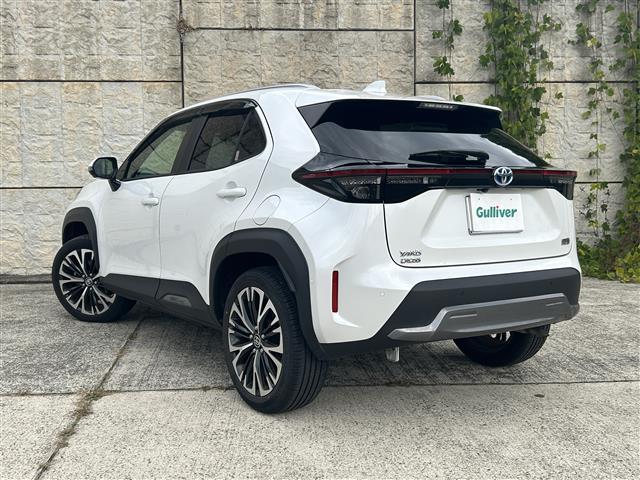 ヤリスクロス ハイブリッドZ アドベンチャー ワンオーナー☆純正ディスプレイオーディオ(Bluetooth/フルセグ)☆バックカメラ☆衝突軽減システム☆レーンアシスト☆BSM☆ACC☆ETC☆ハーフレザーシート☆パワーシート☆シートヒーター(11枚目)