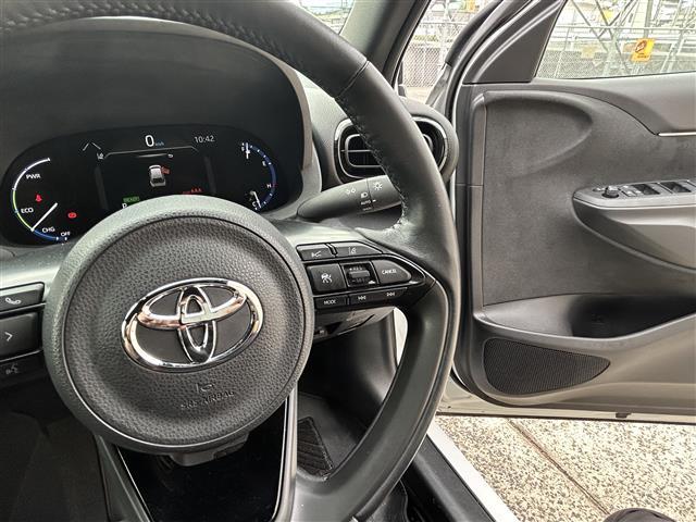 ヤリスクロス ハイブリッドZ アドベンチャー ワンオーナー☆純正ディスプレイオーディオ(Bluetooth/フルセグ)☆バックカメラ☆衝突軽減システム☆レーンアシスト☆BSM☆ACC☆ETC☆ハーフレザーシート☆パワーシート☆シートヒーター(23枚目)