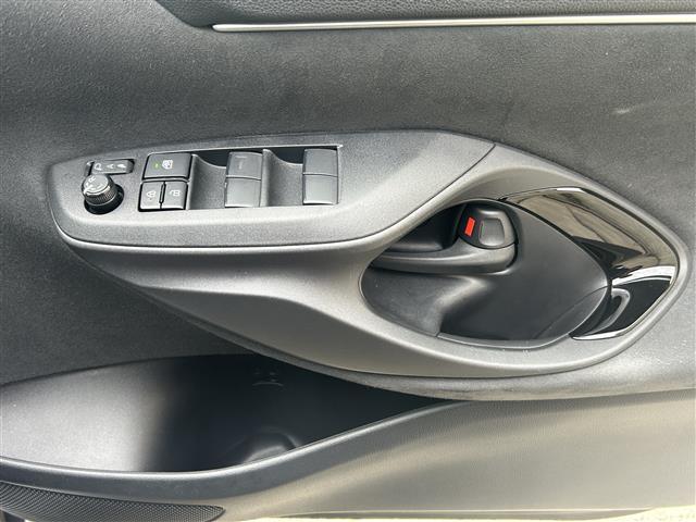 ヤリスクロス ハイブリッドZ アドベンチャー ワンオーナー☆純正ディスプレイオーディオ(Bluetooth/フルセグ)☆バックカメラ☆衝突軽減システム☆レーンアシスト☆BSM☆ACC☆ETC☆ハーフレザーシート☆パワーシート☆シートヒーター(29枚目)