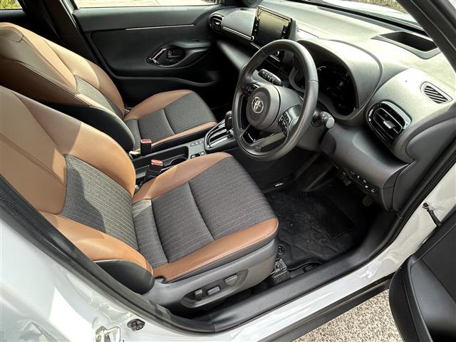 ヤリスクロス ハイブリッドZ アドベンチャー ワンオーナー☆純正ディスプレイオーディオ(Bluetooth/フルセグ)☆バックカメラ☆衝突軽減システム☆レーンアシスト☆BSM☆ACC☆ETC☆ハーフレザーシート☆パワーシート☆シートヒーター(31枚目)