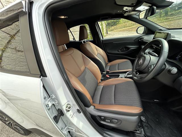 ヤリスクロス ハイブリッドZ アドベンチャー ワンオーナー☆純正ディスプレイオーディオ(Bluetooth/フルセグ)☆バックカメラ☆衝突軽減システム☆レーンアシスト☆BSM☆ACC☆ETC☆ハーフレザーシート☆パワーシート☆シートヒーター(32枚目)