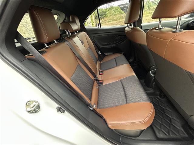 ヤリスクロス ハイブリッドZ アドベンチャー ワンオーナー☆純正ディスプレイオーディオ(Bluetooth/フルセグ)☆バックカメラ☆衝突軽減システム☆レーンアシスト☆BSM☆ACC☆ETC☆ハーフレザーシート☆パワーシート☆シートヒーター(33枚目)