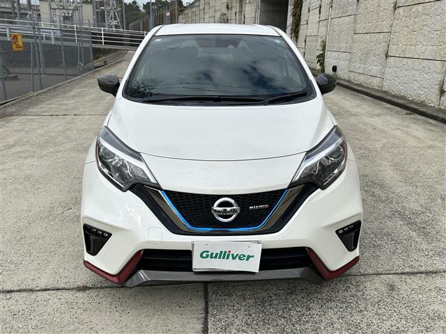 ノート ｅ－パワー　ニスモ　純正メモリナビ（ＣＤ／ＢＤ／ＢＴ／フルセグ）☆バックカメラ☆衝突軽減システム☆レーンアシスト☆オートライト☆ＥＴＣ☆スマートキー☆プッシュスタート☆電動格納ミラー☆純正１６インチＡＷ（6枚目）