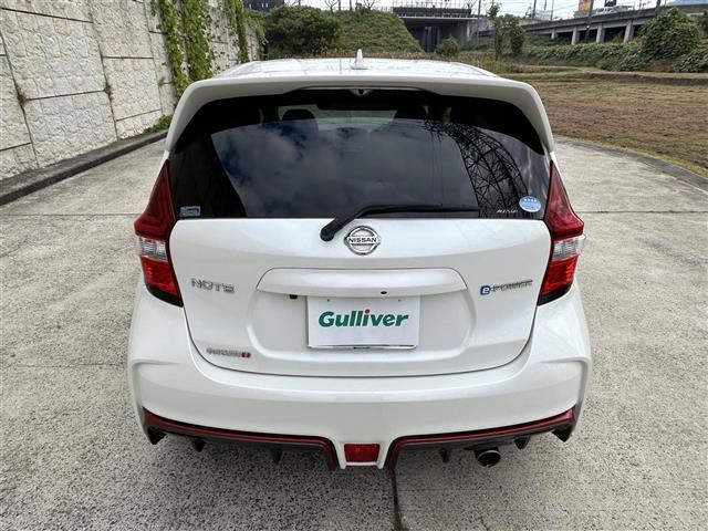 ノート ｅ－パワー　ニスモ　純正メモリナビ（ＣＤ／ＢＤ／ＢＴ／フルセグ）☆バックカメラ☆衝突軽減システム☆レーンアシスト☆オートライト☆ＥＴＣ☆スマートキー☆プッシュスタート☆電動格納ミラー☆純正１６インチＡＷ（8枚目）