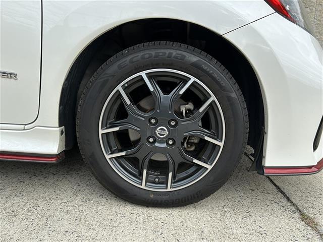 ノート ｅ－パワー　ニスモ　純正メモリナビ（ＣＤ／ＢＤ／ＢＴ／フルセグ）☆バックカメラ☆衝突軽減システム☆レーンアシスト☆オートライト☆ＥＴＣ☆スマートキー☆プッシュスタート☆電動格納ミラー☆純正１６インチＡＷ（13枚目）